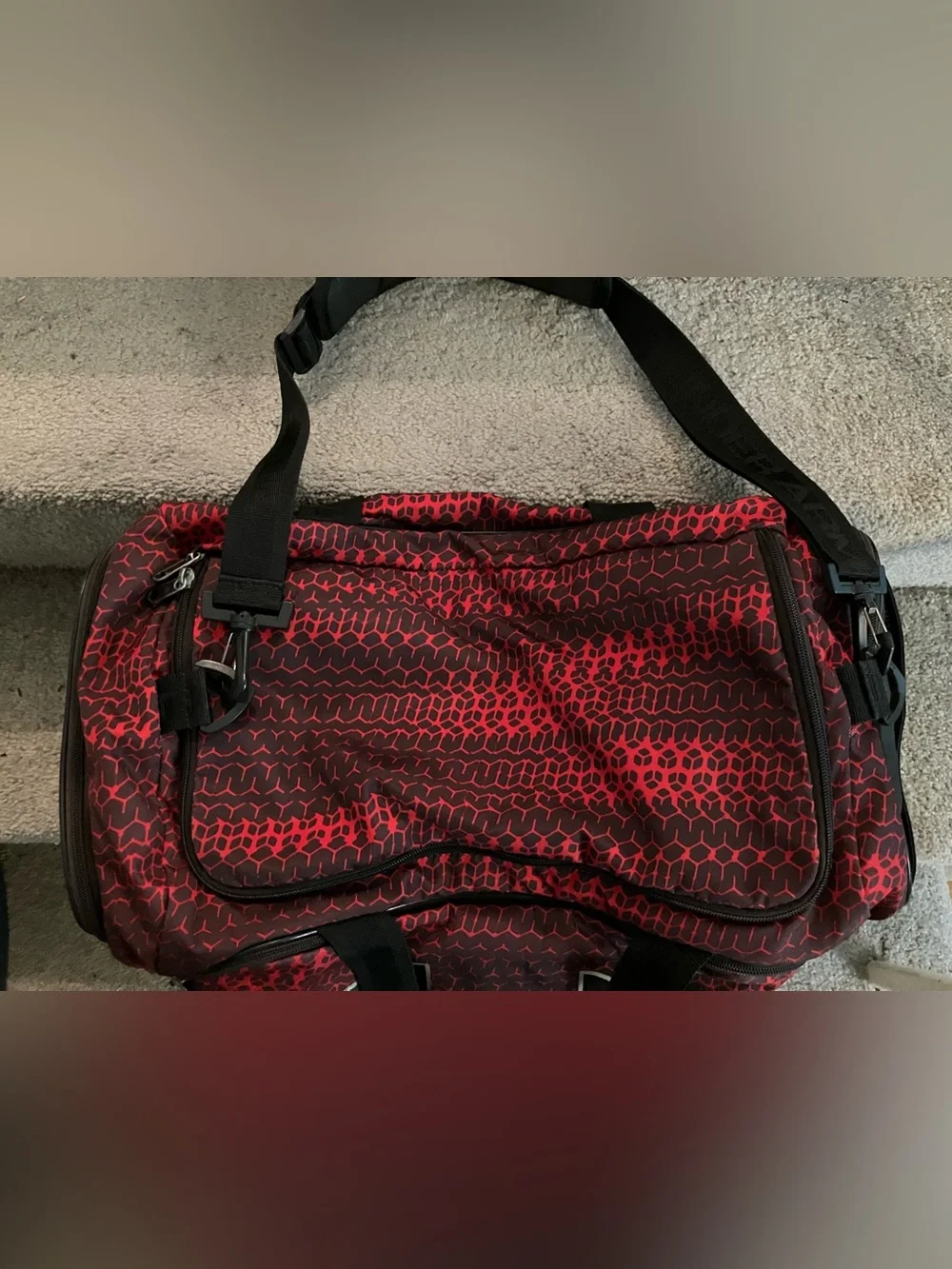 IN EXCELLENT CONDITION! UNDER ARMOUR STORM UNDENIABLE II RED & BLACK DUFFEL BAG